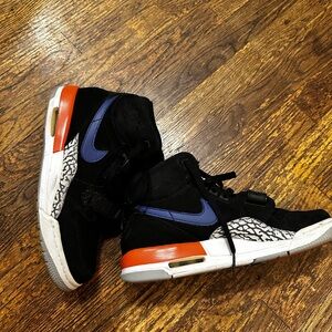 KIDS AIR JORDANS LEGACY 312 BLACK/BLUE/ORANGE LTLY USED GREAT CONDITION SIZE 7